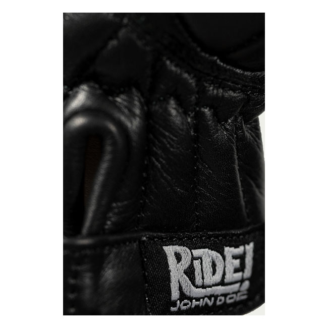 John Doe | Blue Bull B.V. | Polsbroek | 0182603593
